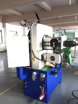 60RPM カム ドライブ システムが付いている機械を形作る 0.8 - 4.0mm 3 軸 CNC ワイヤー