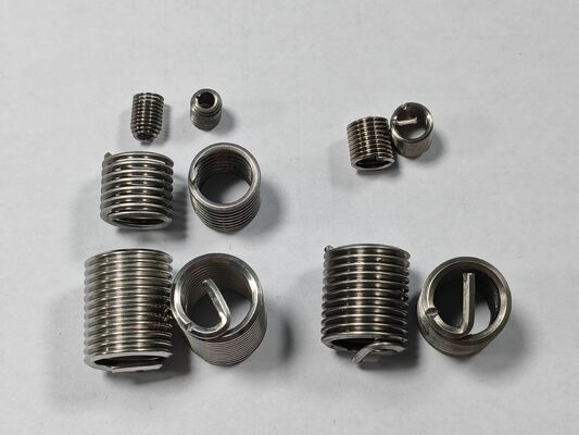 自動CNCワイヤスレッドヘリコイルマシン M4-M16 スプリングローリングマシン