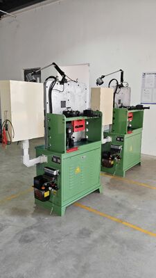 多機能自動 CNC ばね機械 3 軸サーボ システム高速
