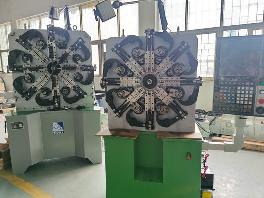 5.5KW CNC ばね成形機オプションの手および 200KG アンコイラー システム
